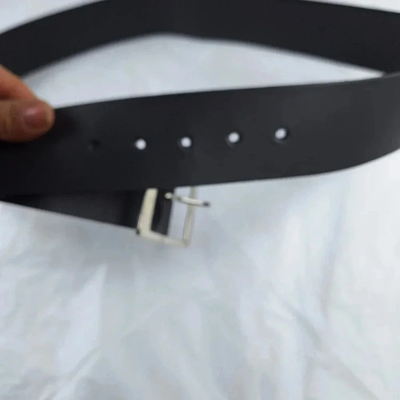 Buckle My Belt Full Grain Leather Belt 49 Inches in Length Black Made in the UK - Picture 7 of 10